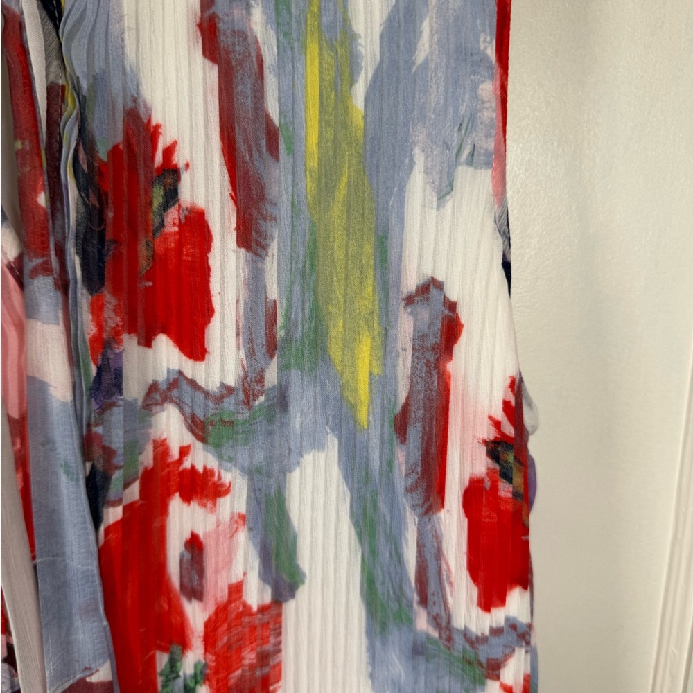 Floral Pleated Sleeveless Midi Dress - White with Red & Pink Floral - Picture 2 of 6